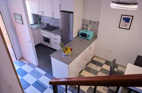 Poblado de Sancti Petri House | Holiday Home "Marisa" with Pool, Garden, Terrace, Balcony & Wi-Fi