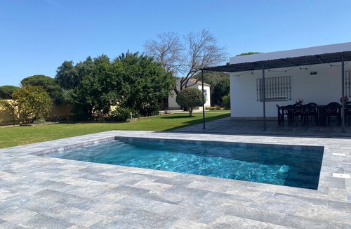Chiclana de la Frontera House | Holiday Home La Alberca with Pool, Garden & Wi-Fi