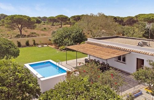 Chiclana de la Frontera House | Holiday Home La Alberca with Pool, Garden & Wi-Fi
