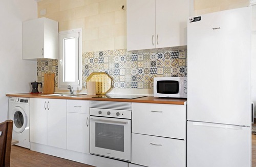 Chiclana de la Frontera House | Holiday Home 'Manoli' with Private Pool, Wi-Fi and Air Conditioning