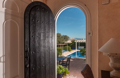 Benalup-Casas Vieja House | Holiday Home 'Capuchina' with Private Pool, Wi-Fi and Air Conditioning
