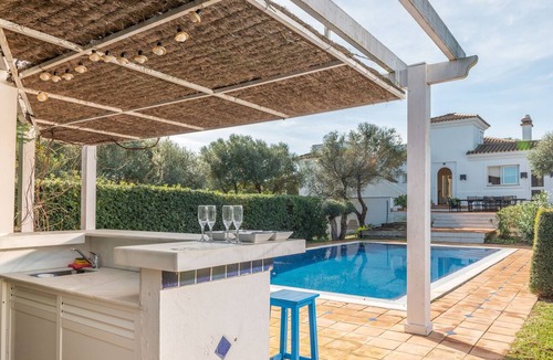 Benalup-Casas Vieja House | Holiday Home 'Capuchina' with Private Pool, Wi-Fi and Air Conditioning