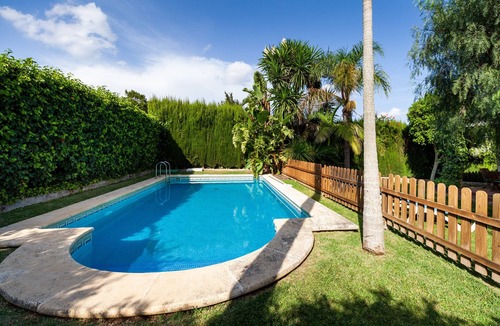 Conil de la Frontera House | Holiday Home "La Buganvilla" For Families With Garden and Large Pool