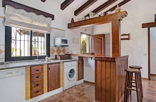 Barrio Nuevo House | Holiday home "Villa Mendoza" with Pool, Garden & Wi-Fi