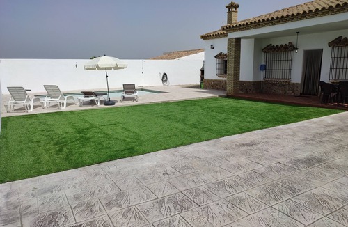 Conil de la Frontera House | Holiday Home 'Finca la Vigía' with Private Pool & Wi-Fi