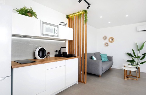 Campano House | Holiday Home 'Casa Adriana' with Private Pool, Wi-Fi and Air Conditioning