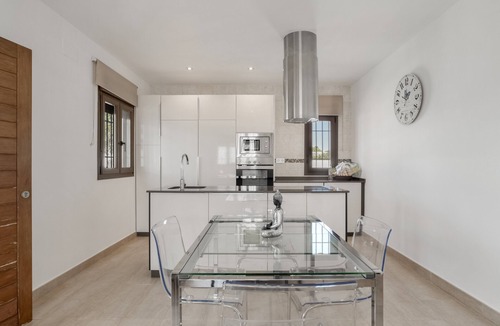 Conil de la Frontera House | Holiday Home 'Casa Oliver' with Private Pool, Wi-Fi and Air Conditioning