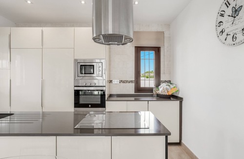 Conil de la Frontera House | Holiday Home 'Casa Oliver' with Private Pool, Wi-Fi and Air Conditioning
