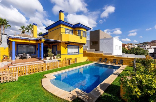 Rincon de la Victoria House | Holiday Home “Milestone House” with Pool, Terrace, Balcony, Air Conditioning & Wi-Fi