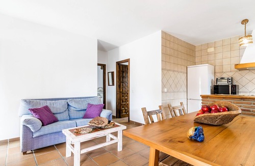 El Palmar House | Holiday Home 'El Acebuche' with Private Pool, Terrace & Wi-Fi