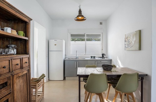 El Palmar House | Holiday Home ‘Victoria’ with Sea View, Mountain View, Wi-Fi, Garden & Pool