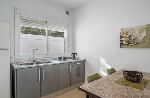 El Palmar House | Holiday Home ‘Victoria’ with Sea View, Mountain View, Wi-Fi, Garden & Pool