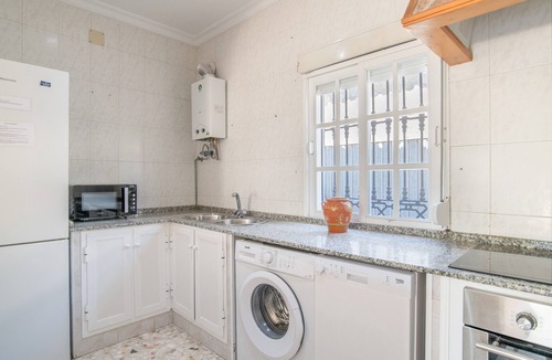 El Palmar House | Holiday Home 'Casa Miguel Angel' with Private Garden and Wi-Fi