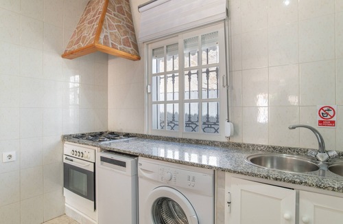 El Palmar House | Holiday Home 'Diego' with Private Garden and Wi-Fi