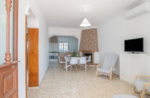 El Palmar House | Holiday Home 'Diego' with Private Garden and Wi-Fi