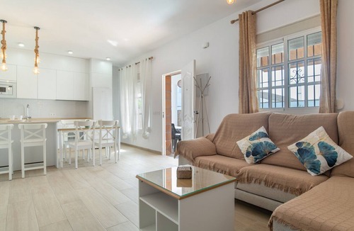 El Palmar House | Holiday Home 'Canario' with Private Garden and Wi-Fi