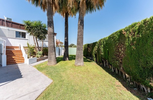 Alhaurin de la Torre House | Holiday Home 'Villa Paula Los Manantiales' with Mountain View, Wi-Fi and Air Conditioning