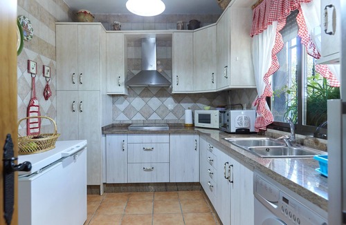 Ventas del Carrizal House | Holiday Home 'Casa Rural La Atalaya' with countryside View, Private Pool and Wi-Fi