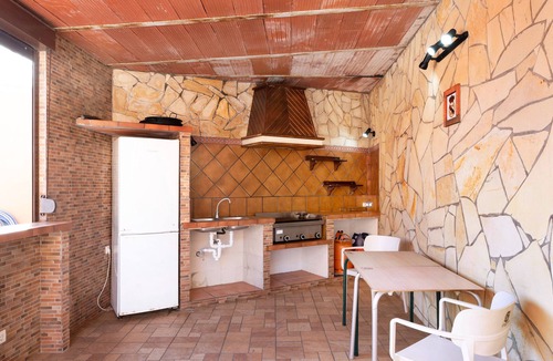 Cabrita House | Holiday Home 'Agradable Casa Con Piscina' with Sea View, Private Pool and Wi-Fi