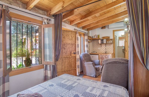 Ronda House | Holiday Home “Alojamiento Rural La Pila” with Mountain View, Wi-Fi