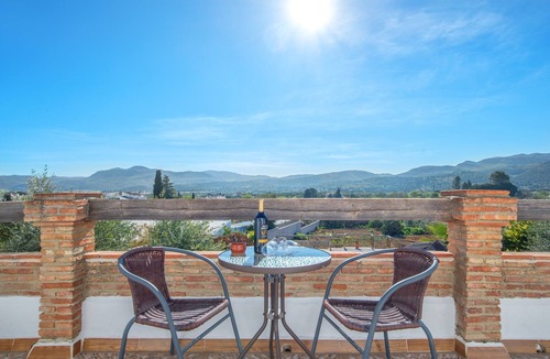Ronda House | Holiday Home “Alojamiento Rural La Pila” with Mountain View, Wi-Fi