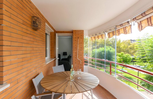 Teatinos House | Holiday Home 'Apartment in Teatinos' with Shared Pool, Shared Garden and Wi-Fi