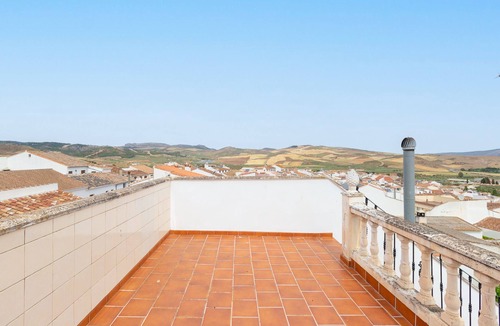 Ardales House | Holiday Home 'Ardales' with Mountain View, Wi-Fi and Air Conditioning
