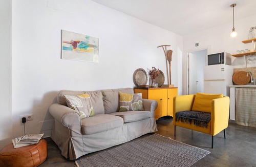 Algodonales House | Holiday Home 'Baraka' with Mountain View, Wi-Fi and Air Conditioning