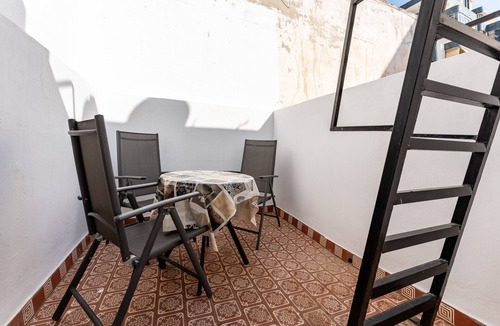 Fuengirola City Centre House | Holiday Home 'Capitán' with Private Terrace, Balcony & Wi-Fi