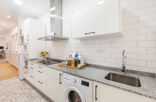 Diputacion de Cartagena Casco Apartment | Holiday Home 'Cartagena Centro La Casa Del Mico' with Balcony and Wi-Fi