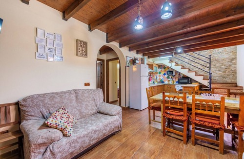 Finana House | Holiday Home 'Casa 1' with Mountain View, Shared Pool and Wi-Fi
