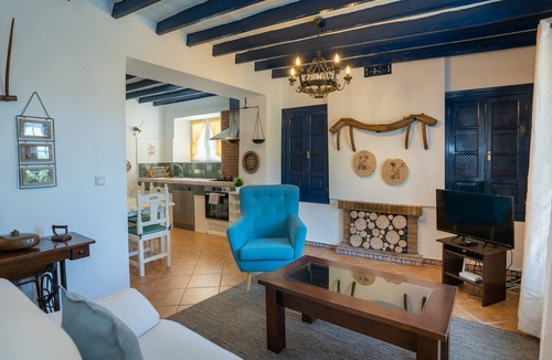 Alora House | Holiday Home Casa Altavista with Pool, Wi-Fi, Air Conditioning, Terrace & Garden
