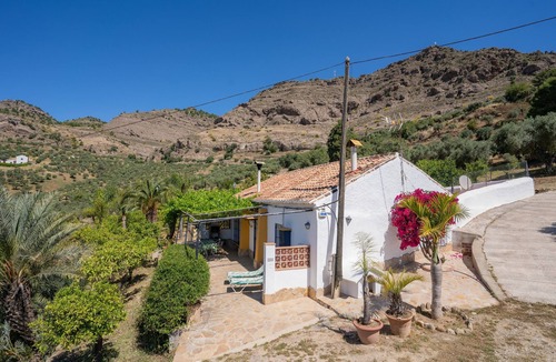Alora House | Holiday Home Casa Altavista with Pool, Wi-Fi, Air Conditioning, Terrace & Garden