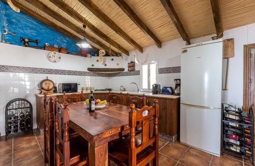 Benajarafe House | Holiday Home 'Casa Del Pipa Con Vistas Al Mar' with Sea View, Wi-Fi and Air Conditioning