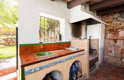 Malaga-Este Villa | Holiday Home 'Casa Del Golf - 10 Minutes on Foot' with Mountain View, Private Pool and Wi-Fi
