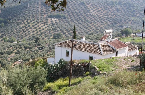 Iznajar House | Holiday Home Casa del Pino with Mountain Views, Pool & Wi-Fi