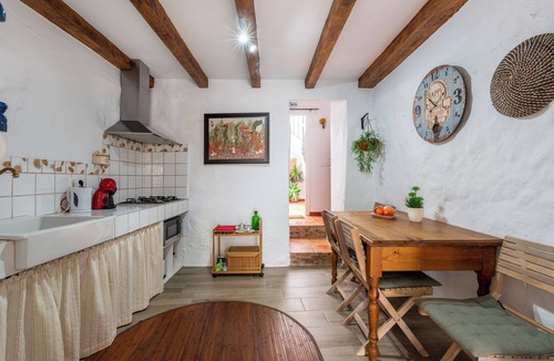 Ardales House | Holiday Home 'Casa Don Diego' with Mountain View, Wi-Fi and Air Conditioning