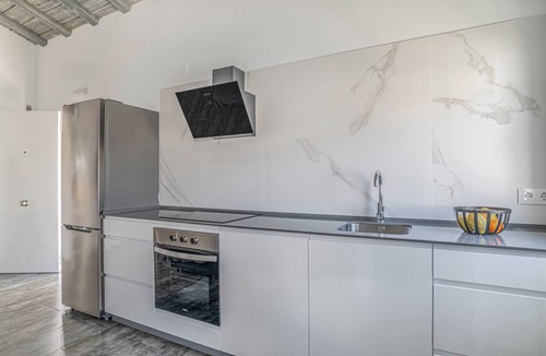 San Ambrosio House | Holiday Home 'Casa El Elefante' with Heated Pool, Wi-Fi and Air Conditioning