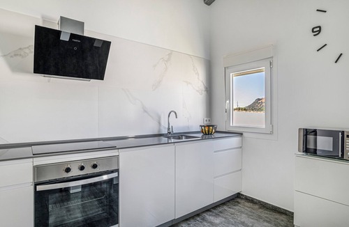 San Ambrosio House | Holiday Home 'Casa El Elefante' with Heated Pool, Wi-Fi and Air Conditioning