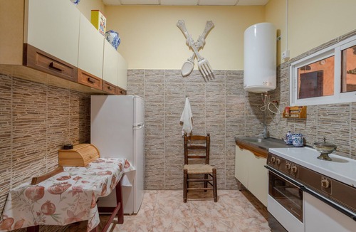 Granada House | Holiday Home "Casa Encarnacion" with Mountain View, Pool & Wi-Fi