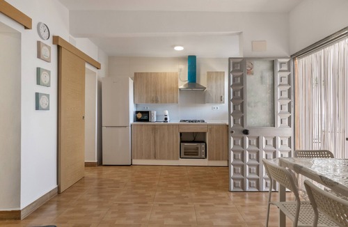 Conil de la Frontera House | Holiday Home 'Casa Rocio' with Private Pool, Wi-Fi and Air Conditioning