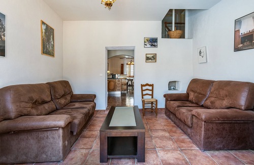 Niguelas House | Holiday Home "Casa Juan y Loli" with Mountain Views, Private Pool and Wi-Fi