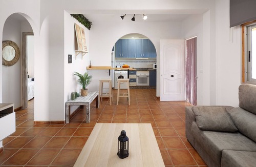Alcaucin House | Holiday Home 'Casa La Huerta 2' with Mountain View, Wi-Fi and Air Conditioning