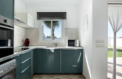Conil de la Frontera House | Holiday Home 'Casa Maria Jose' with Private Pool, Private Terrace and Wi-Fi