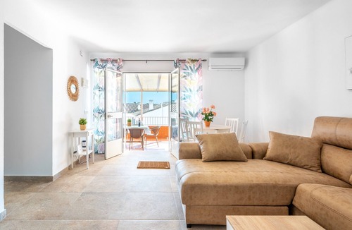 Benajarafe House | Holiday Home "Casa Pepe Junto al Mar" with Sea View and Terrace