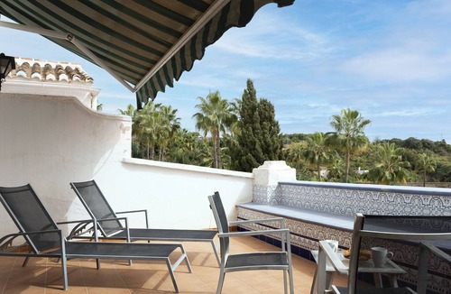Oasis del Capistrano House | Holiday Home "Casablanca 38 Oasis de Capistrano" with Mountain View, Pool & Wi-Fi