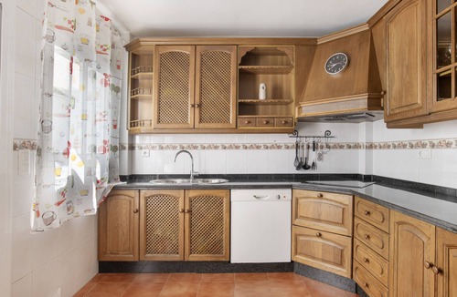 Ronda House | Holiday Home 'Cherie' with Private Pool, Wi-Fi and Air Conditioning