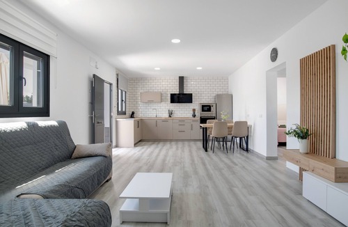 Barrio Nuevo House | Holiday Home 'El Rincón Del Sur 2' with Private Pool, Wi-Fi and Air Conditioning