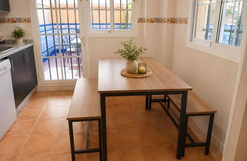 Gerena House | Holiday Home 'El Rincón Sevillano' with Private Terrace, Wi-Fi and Air Conditioning