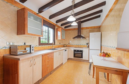 Riogordo House | Holiday Home 'Encanto Rural' with Mountain Views, Wi-Fi, and Air Conditioning